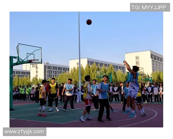 怎样在篮球赛中提升个人技术与团队配合能力的实用技巧分享